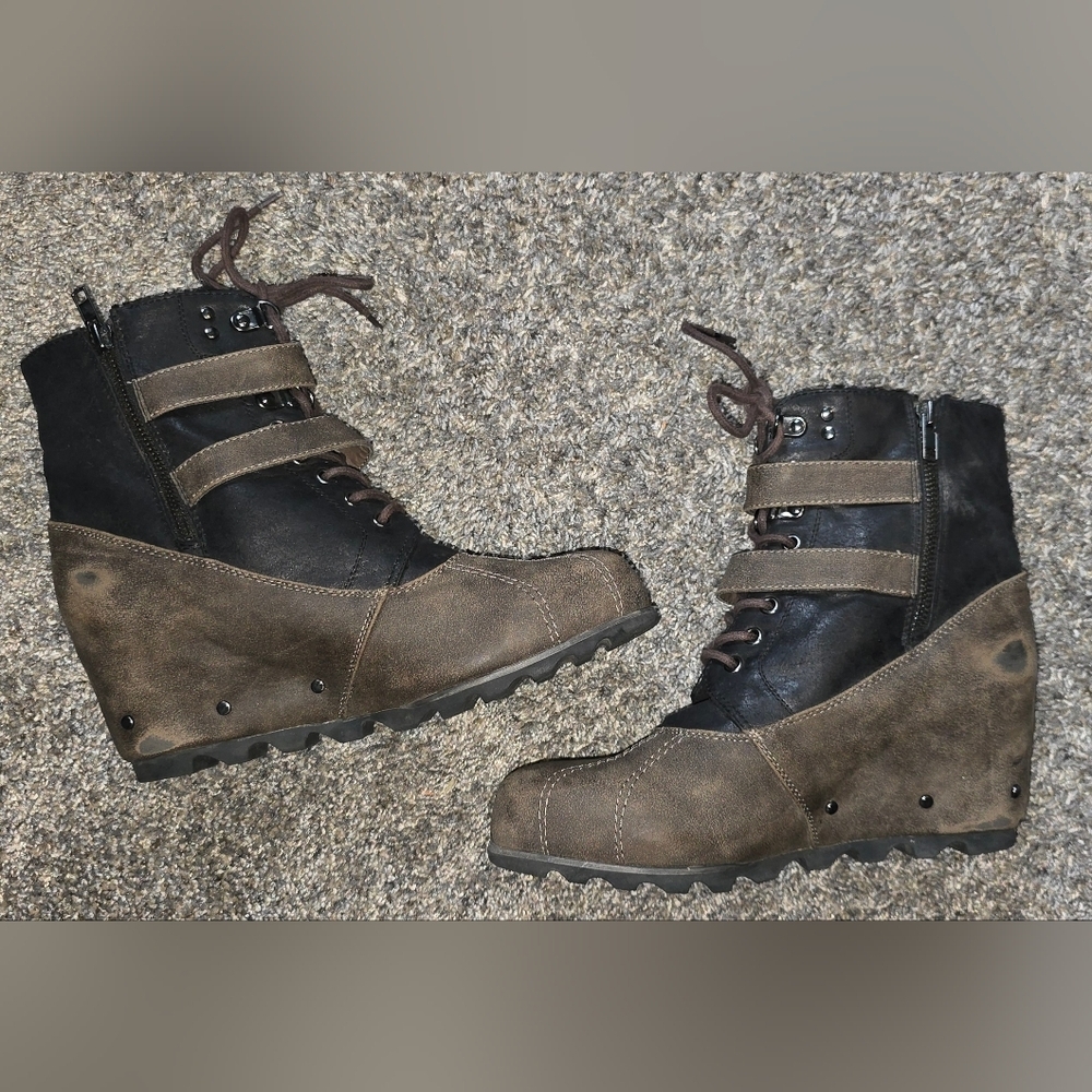 Not Rated Hermione Wedge Boot By The Buckle Womens Size 8.5 Black And Brown - Picture 9 of 12